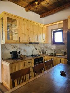 A kitchen or kitchenette at Kulla Relax