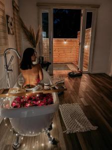 入住Casa Loba Suite 3 with private pool and tub的客人