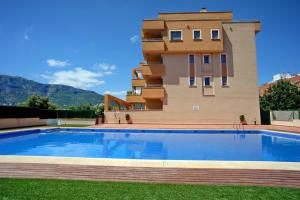 Bazén v ubytovaní Denia Deluxe Chillout Experience alebo v jeho blízkosti