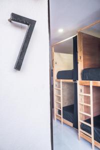 Palanda nebo palandy na pokoji v ubytování Maui Hostels Playa del Carmen