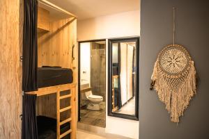 Koupelna v ubytování Maui Hostels Playa del Carmen