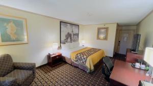 Gallery image of Super 8 by Wyndham Maumee Perrysburg Toledo Area in Maumee
