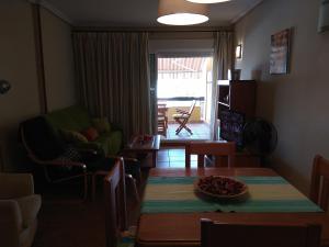 Część wypoczynkowa w obiekcie Vera Playa 2 hab 2 WC parking AA, Wifi, padel piscina climatizada y verano Lomas de mar