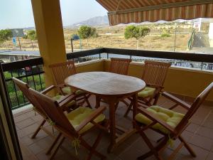 Balkón alebo terasa v ubytovaní Vera Playa 2 hab 2 WC parking AA, Wifi, padel piscina climatizada y verano Lomas de mar
