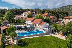 Bazén v ubytovaní Casa di Pietra alebo v jeho blízkosti