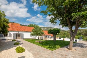 Budova, v ktorej sa vila nachádza