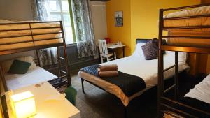 Postel nebo postele na pokoji v ubytování Gorton Mount Hotel Manchester