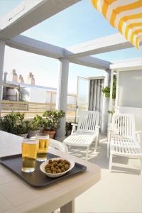 Balkón nebo terasa v ubytování La Perla Apartment, Paradis Park, La Pineda - Ático 1ª línea - Solarium - WiFi - Piscina