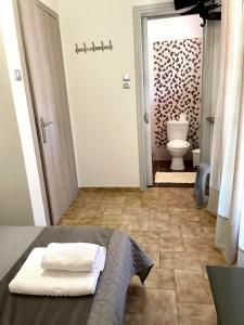 Kúpeľňa v ubytovaní Anesi Rooms To Rent + 37 fotografií