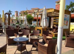 Restoran või mõni muu söögikoht majutusasutuses porto sharm 2 bed room and private garden-pool view