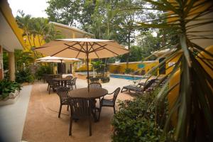 Basen w obiekcie Hotel Chablis Palenque lub w pobliżu