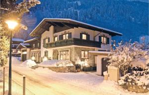 冬のNice Apartment In Dorfgastein With 2 Bedrooms And Wifiの様子