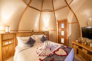 Postel nebo postele na pokoji v ubytování Triyana Resort and Glamping