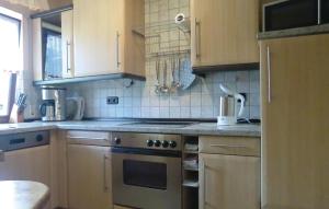 Η κουζίνα ή μικρή κουζίνα στο Beautiful Apartment In Schönecken +3 φωτογραφίες