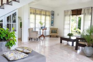 Fotografie z fotogalerie ubytování Villa Sarakkuwa v destinaci Pamunugama + 36 fotografií