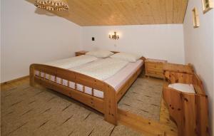 Posteľ alebo postele v izbe v ubytovaní Gemuetliche Ferienwohnung