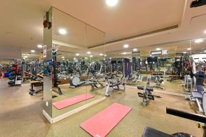 Gimnasio o equipamiento deportivo en Al Mansour Suites Hotel