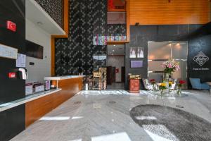 Un baño de Al Mansour Suites Hotel