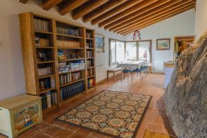 Biblioteket in the country house