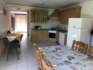 Fotografia z galérie ubytovania Nagy családok,baráti társaságok ideális üdülője. v Poroszló