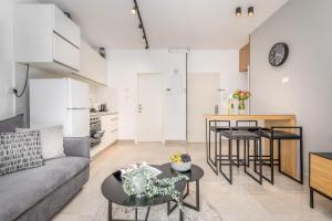 Eldhús eða eldhúskrókur á Sea U Jerusalem Mahane Yehuda Apartment Hotel