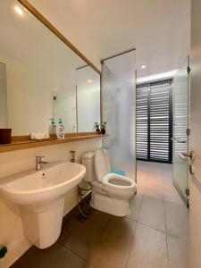 Phòng tắm tại Oceanami Resort & Beach Club