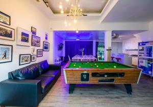 Biliár nebo kulečník v ubytování Room@Gallery Pool Villa