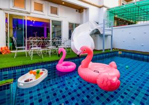 Bazén v ubytování Room@Gallery Pool Villa nebo v jeho okolí