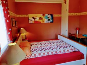 Cama ou camas em um quarto em Bedroom private, 120 from Sandbach