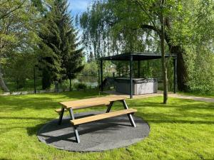 Taman di luar Hotel VARNSDORF