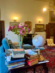 A seating area at B&B 'Degli Artisti'