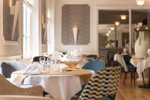 Posezení v ubytování Hôtel Les Nations The Originals Boutique VICHY