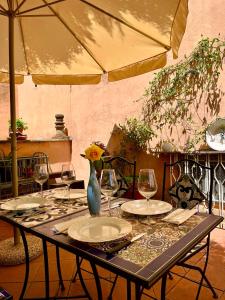 A restaurant or other place to eat at B&B 'Degli Artisti'