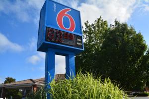 Certifikát, hodnocení, plakát nebo jiný dokument vystavený v ubytování Motel 6-Newport, RI