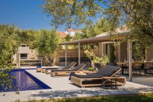 The swimming pool at or close to Villa JOYANA