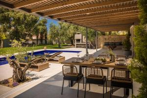 The swimming pool at or close to Villa JOYANA