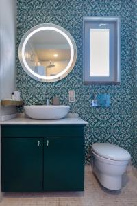 A bathroom at La Capria Suite Hotel Alacati