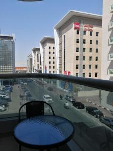 AlBarsha 1 Hostel by PHM陽台或露臺