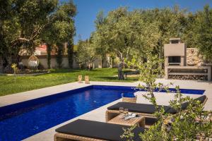 The swimming pool at or close to Villa JOYANA