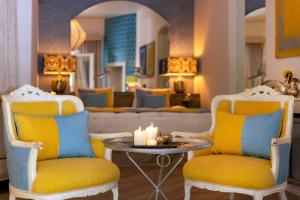 A seating area at La Capria Suite Hotel Alacati