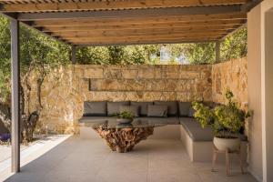 A seating area at Villa JOYANA