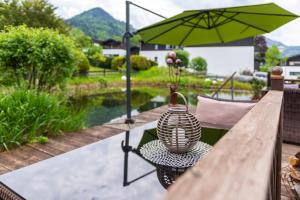 Swimming pool sa o malapit sa Das Maximilian - Feines Landhotel am Schliersee