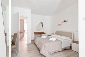 Gallery image of Affittacamere L'Eolie in SantʼAgata di Militello +21 photos