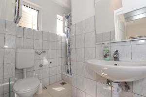 Kúpeľňa v ubytovaní Makarska sea view rooms