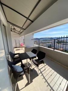 Balkón alebo terasa v ubytovaní Golden View Penthouse