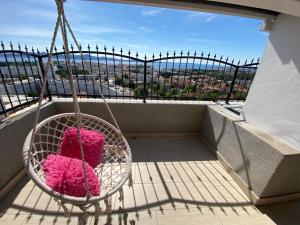 Balkón alebo terasa v ubytovaní Golden View Penthouse