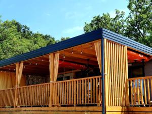 Φωτογραφία από το άλμπουμ του MiraMa MobileHome σε Selce
