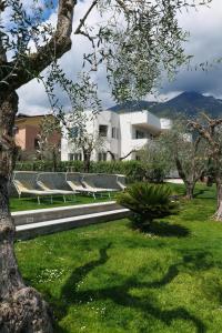 Zahrada ubytování Borgo degli Ulivi Residence di Olympic Garda Lake