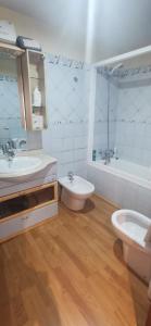 A bathroom at CASUAL SUITES GANDIA CENTRO Még 17 kép