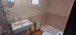 A bathroom at CASUAL SUITES GANDIA CENTRO